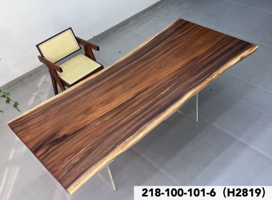 La tavola in noce per uso dome - Office Furniture Useful Life recensione e prezzo